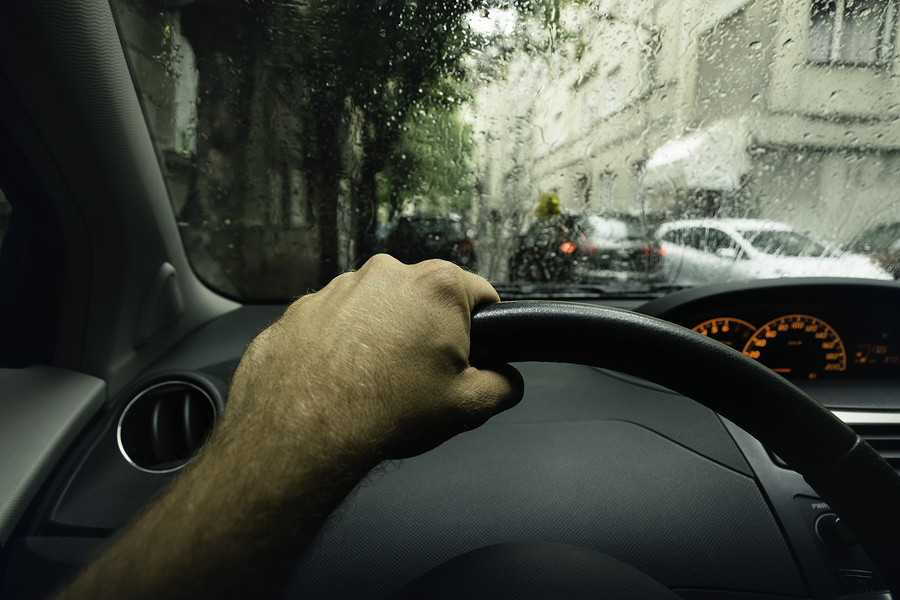 driving in the rain from the prospective of the driver